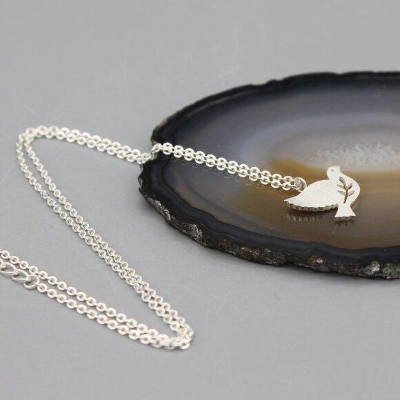 Jewelry necklace dove bird symbol of change silver tone dainty minimalist new - Picture 2 of 6